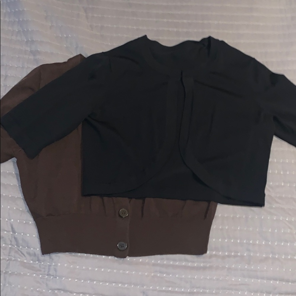 Short sleeved cropped cardigan
